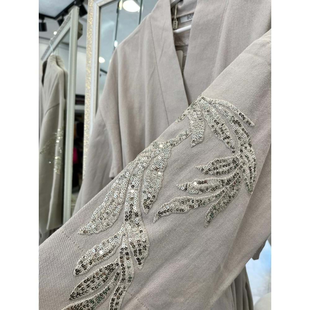 ADN İŞLEMELİ KİMONO PAMUK GABARDİN - TAŞ - (40-46 BEDEN UYUMLU)