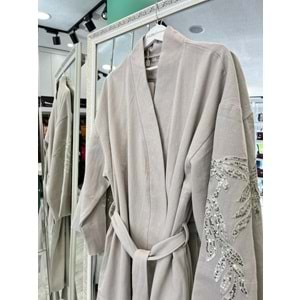 ADN İŞLEMELİ KİMONO PAMUK GABARDİN - TAŞ - (40-46 BEDEN UYUMLU)