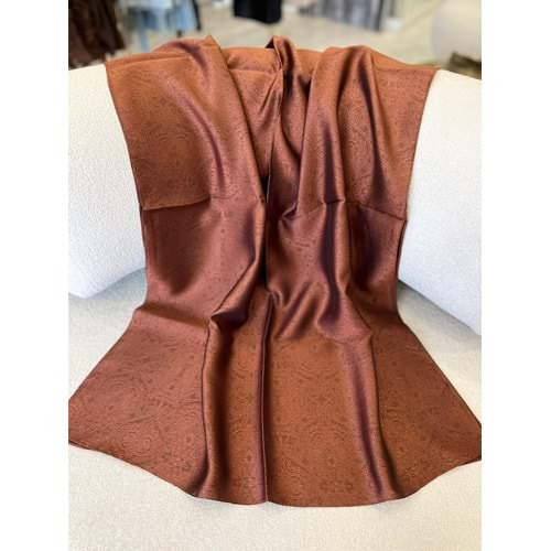 İPEKSELİ KENDİNDEN DESENLİ JAKARLI ŞAL - 10