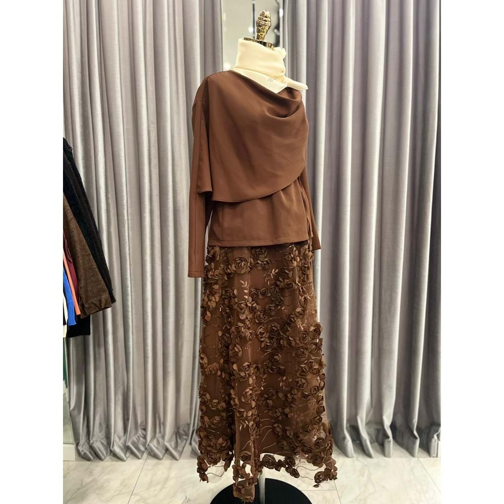 VATKATEX GÜLLÜ ETEKLİ TAKIM - KAHVERENGİ - 44